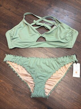 NWT Shade & Shore Light Green Ruffle-Trim Bikini Set Size Large/ 38d underwire